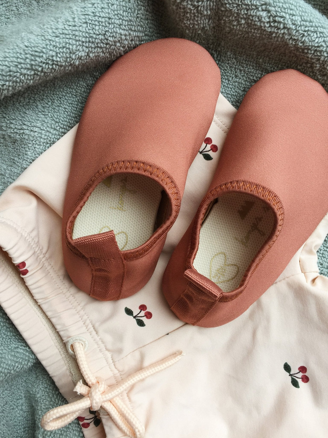 UV Swim Shoes Caramel