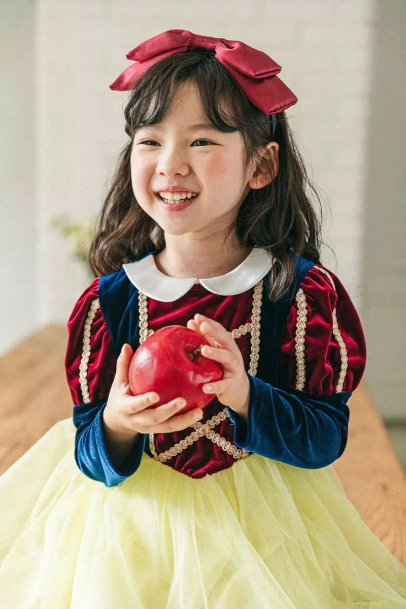 Snow white dress with headband