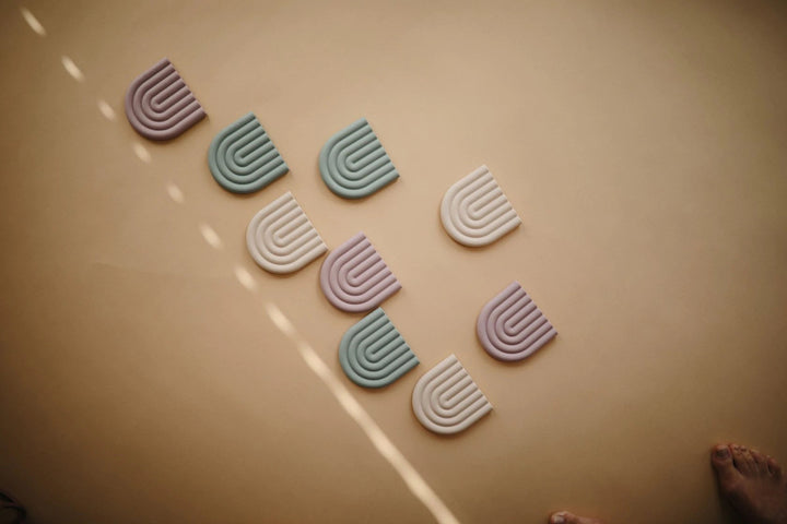 Mushie - Rainbow Teether (Mauve)